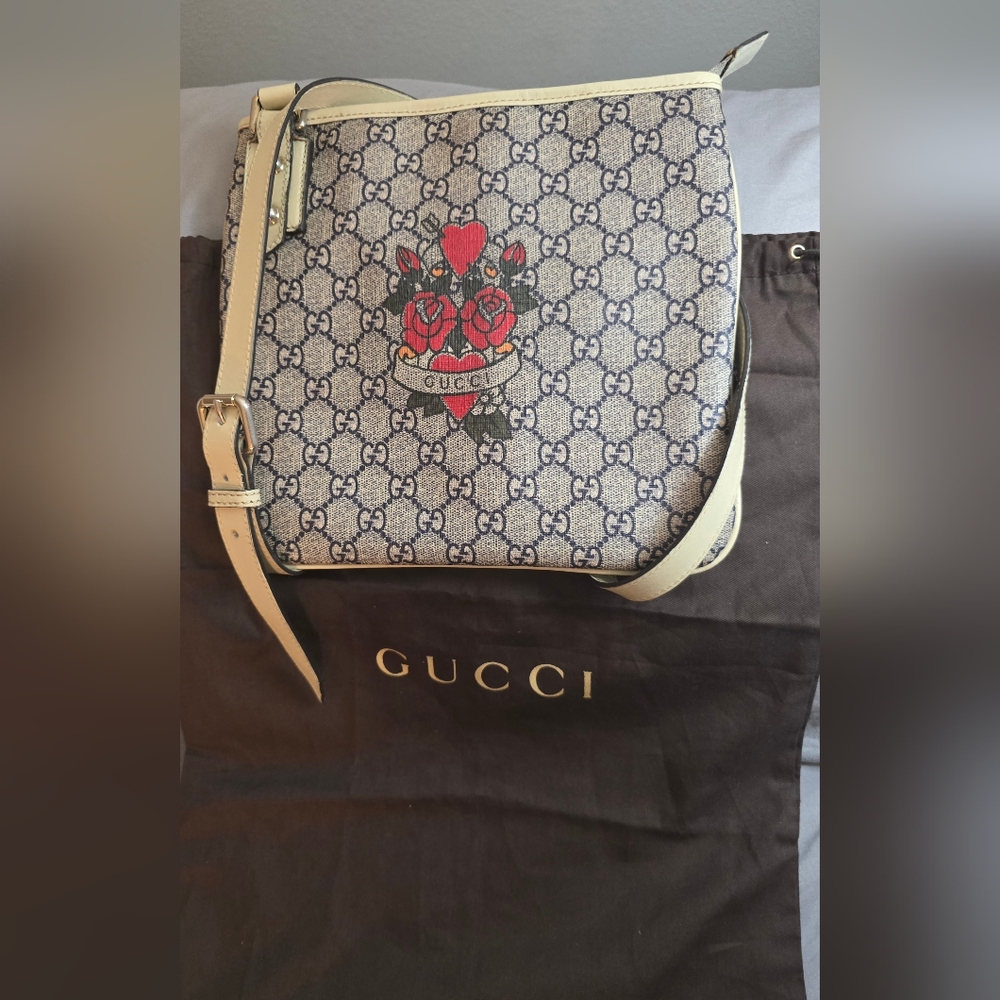 Gucci GG Supreme Coated Canvas Tattoo Collection Crossbody With Dust Bag - Picture 16 of 16